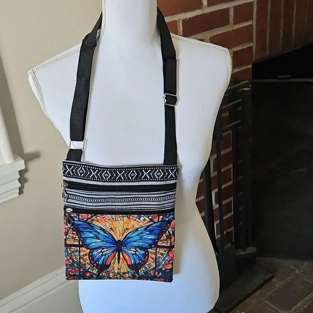 NWOT Butterfly Patterned Women's Bag - Picture 2 of 7